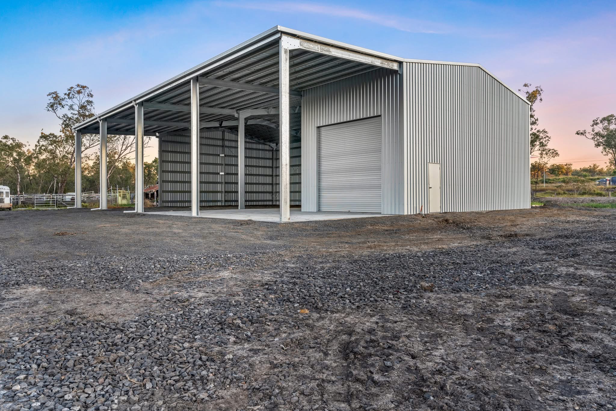 Completed rural machinery shed by Superior Shed Market